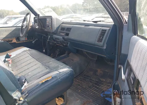 1993 Chevrolet Gmt-400 K1500 z USA, uszkodzony, nr VIN 1GCEK14K6PZ183749